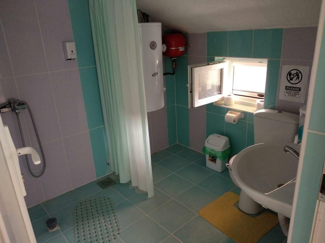 Family House Near Motorway 6 Guests 3 Bedrooms Velesz Kültér fotó