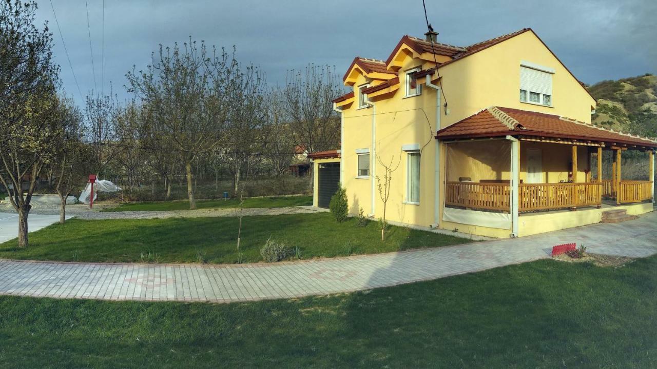 Family House Near Motorway 6 Guests 3 Bedrooms Velesz Kültér fotó