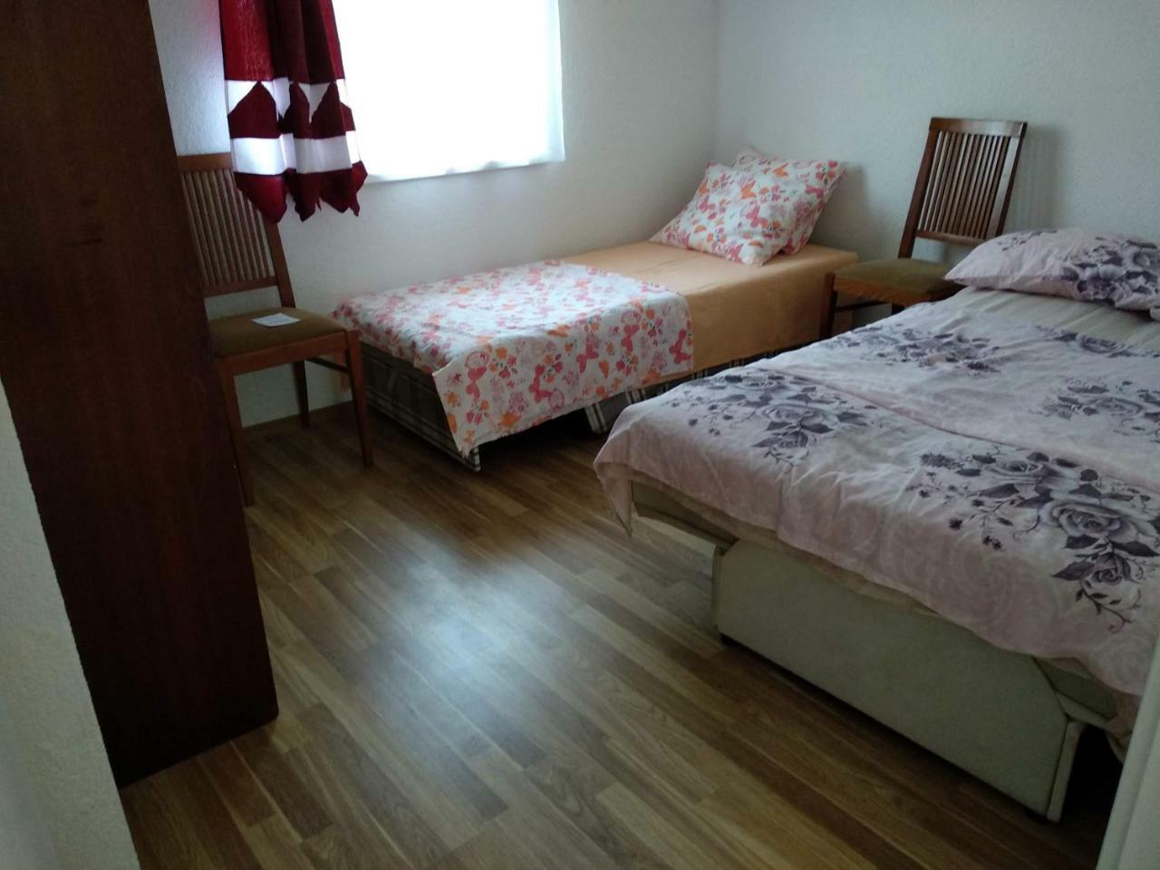 Family House Near Motorway 6 Guests 3 Bedrooms Velesz Kültér fotó